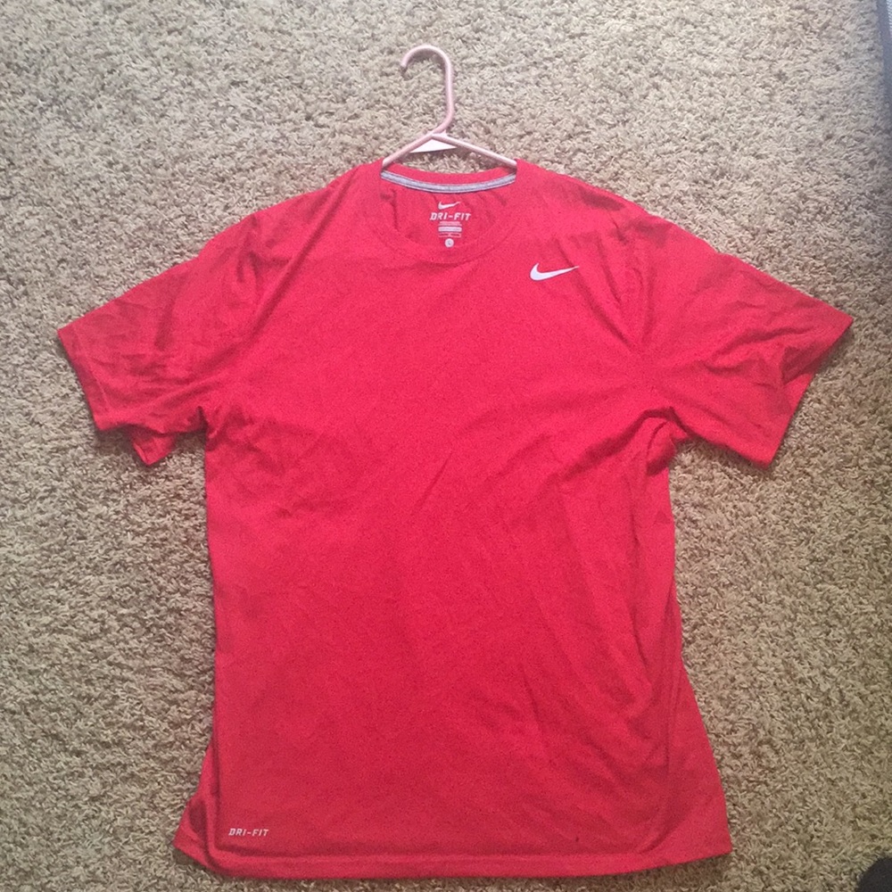 Red Nike dri fit T-shirt - Picture 1 of 2